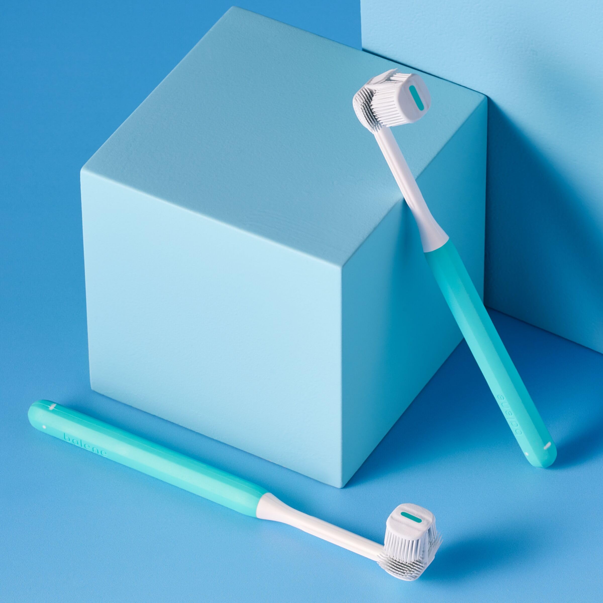isdin-balene-by-bexident-cepillo-aqua-medium-dureza-media image 2