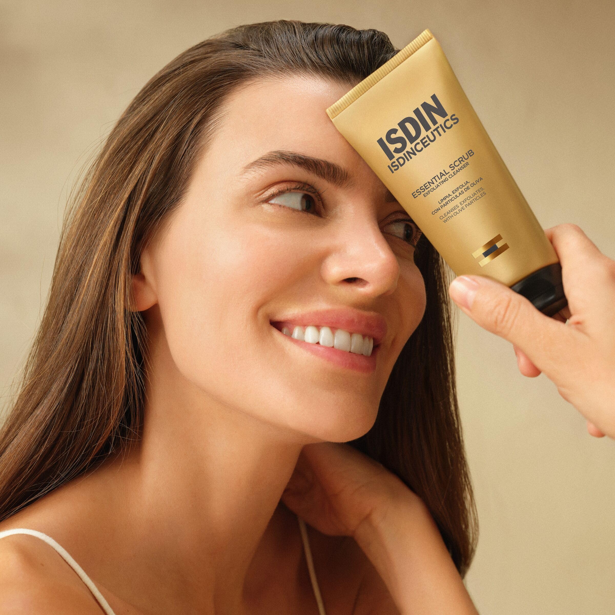 isdin-isdinceutics-essential-scrub-exfoliante-100-g image 2