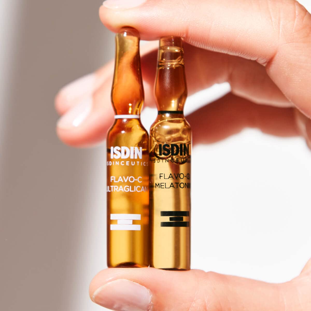 isdin-isdinceutics-day-night-rutina-antioxidante-ampollas-10x2-ml-10x2-ml image 2